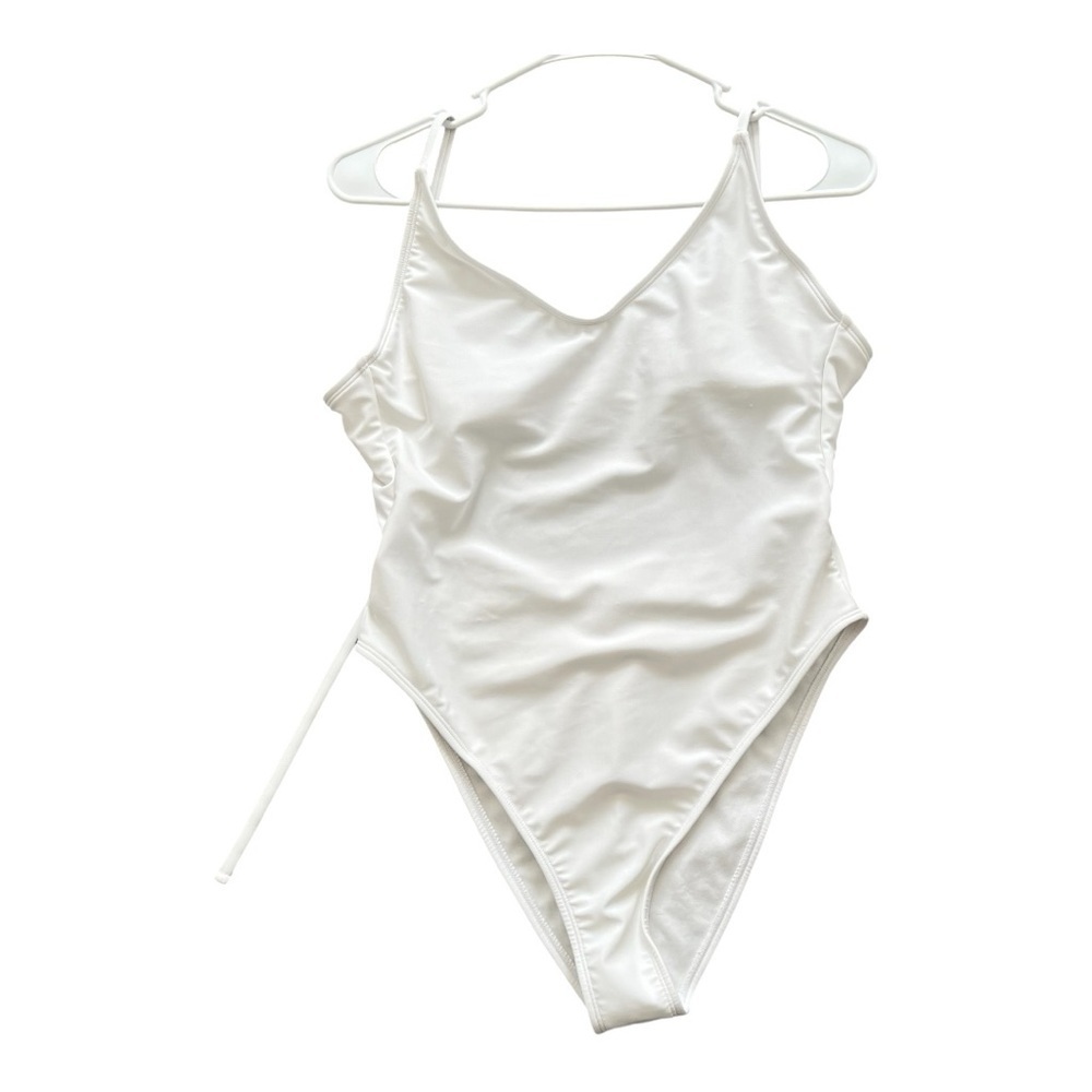 ❤️3/$15 Wild Fable Women's White V-Neck One-Piece Swimsuit- M